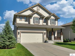 10705 S 111th St, Papillion, NE 68046