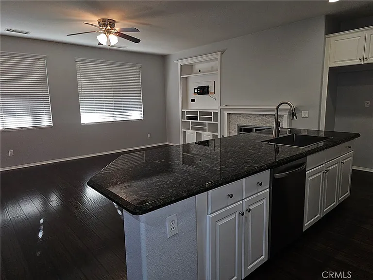 34237 Aurora Ct — Photo 2