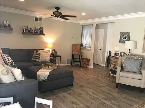 4th image of 1025 Bermuda Dr