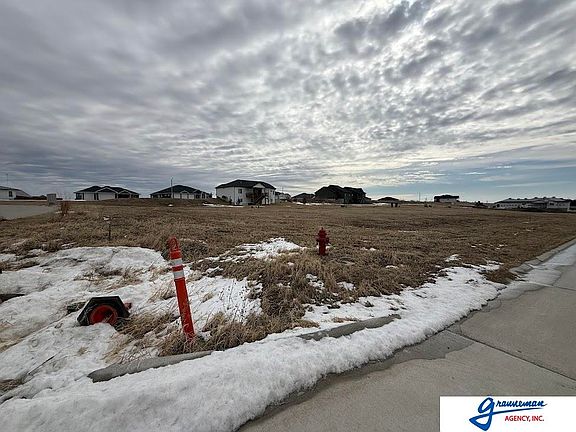 5th image of 1588 Heather St