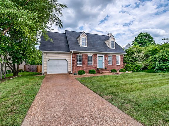 3rd image of 1527 Birchwood Cir