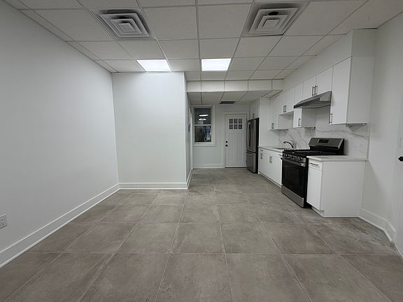 2nd image of 2427 Lemoine Ave #206
