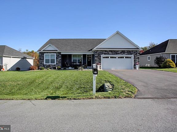 2nd image of 281 Toms Ln