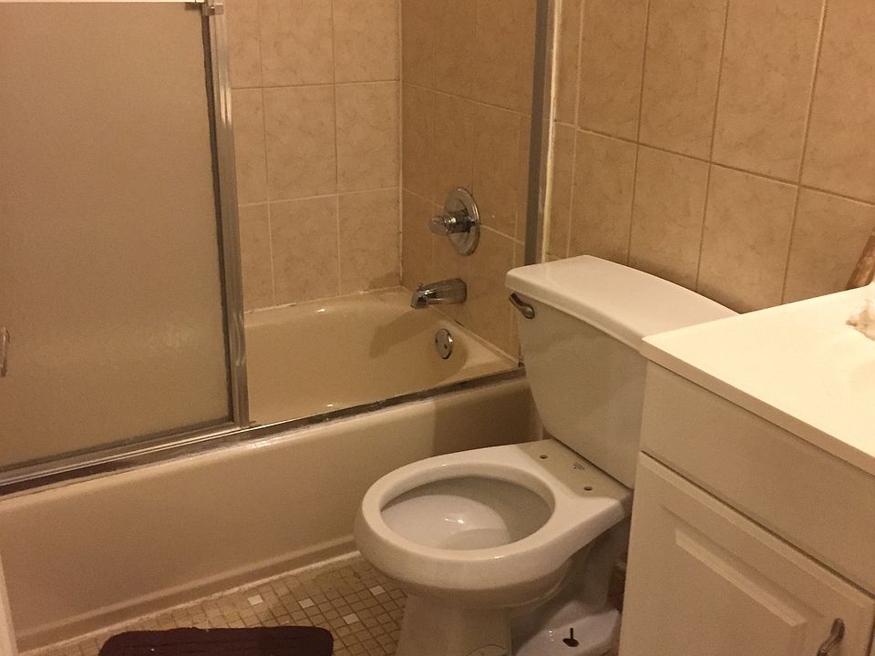 2nd image of 2598 Steinway St