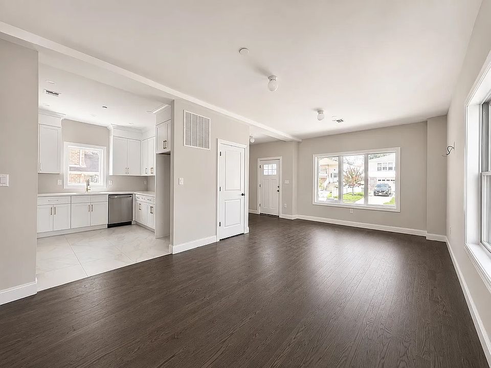 1st image of 228 Sinclair Ave #2