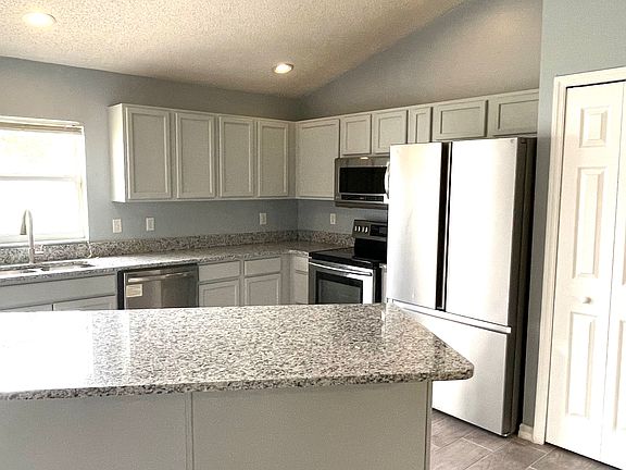 4th image of 406 Bedlington Ct
