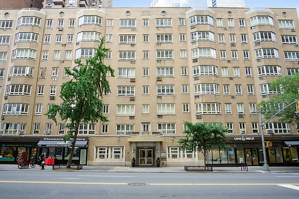 Rented by Alexander Anderson Real Estate Group | media 19