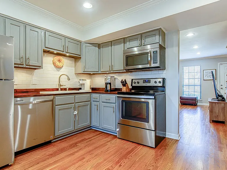 3901 Westlawn Pl — Photo 6