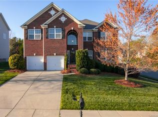 8200 Penman Springs Dr, Waxhaw, NC 28173
