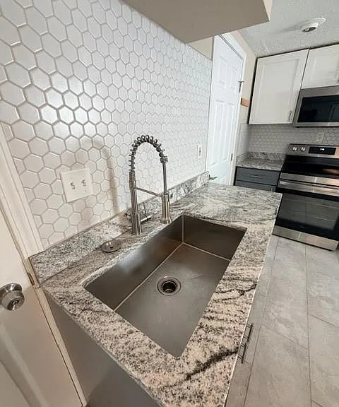 1923 Thompson Ave #2 — Photo 7