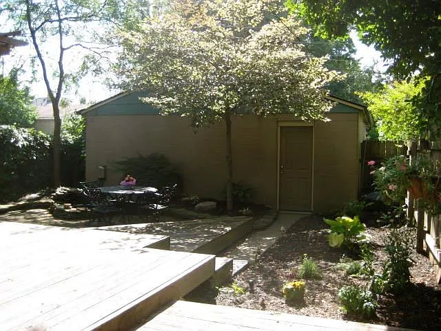 1261 Dennison Ave — Photo 2