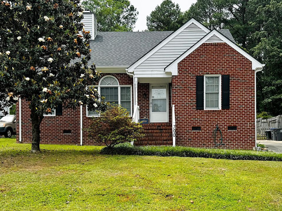 1st image of 700 Pine Knoll Drive