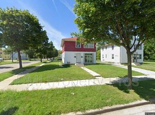 5001 N 46th St, Milwaukee, WI 53218