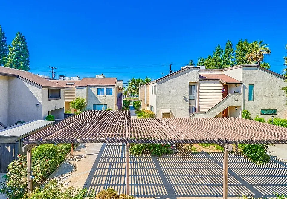322 N San Antonio Ave
