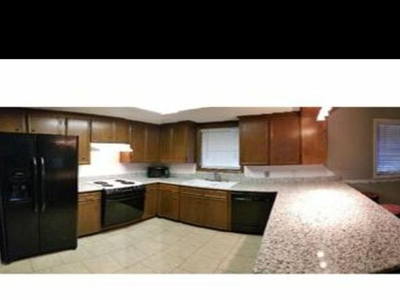 4th image of 434 Crestwood St