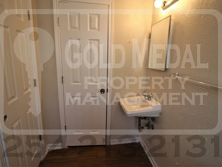 922-932 Jr Ct — Photo 8