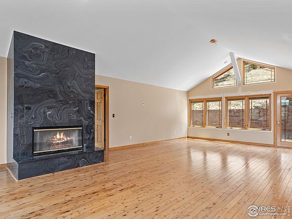 5th image of 2049 Uplands Cir
