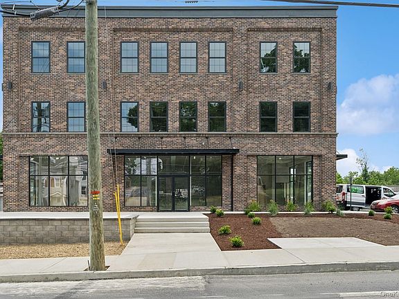 2nd image of 153 Greenwich Ave #202