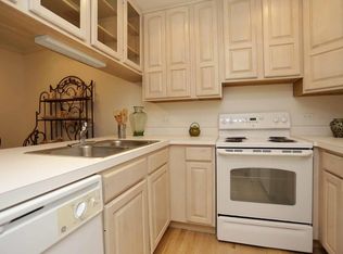 7964 Burr Ridge Ct #105, Woodridge, IL 60517
