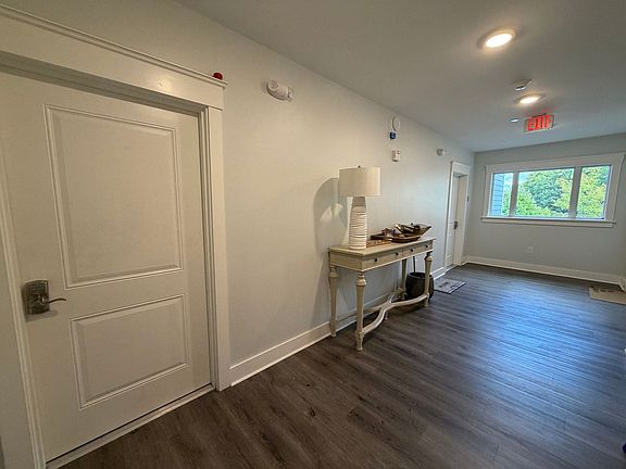 5th image of 13-18 Hennery Way #17G