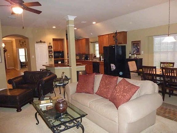 4th image of 5324 Hampshire Dr