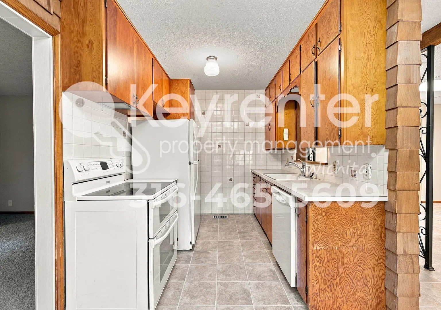 Charming 2-Bedroom plus bonus room and large shop/garage — Photo 4