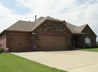 8626 Hawthorne Dr, Claremore, OK 74019