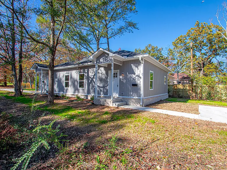 1523 S Cedar St — Photo 1