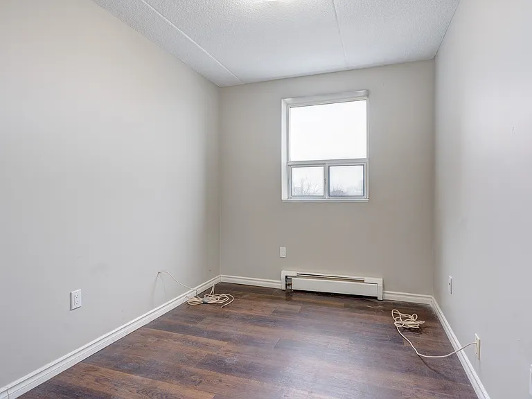 46 Gale Cres — Photo 17