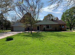 355 N Beaumont Ave, Brookfield, WI 53005