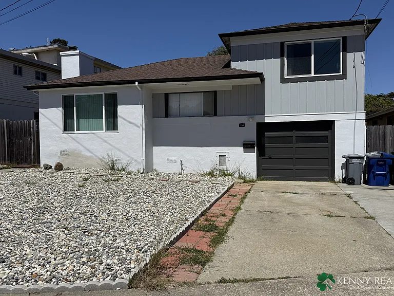 134 Hilton Ave — Photo 1