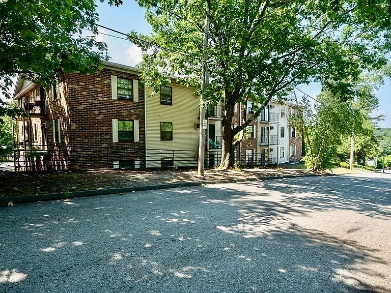 10 Hemans St #13 — Photo 3