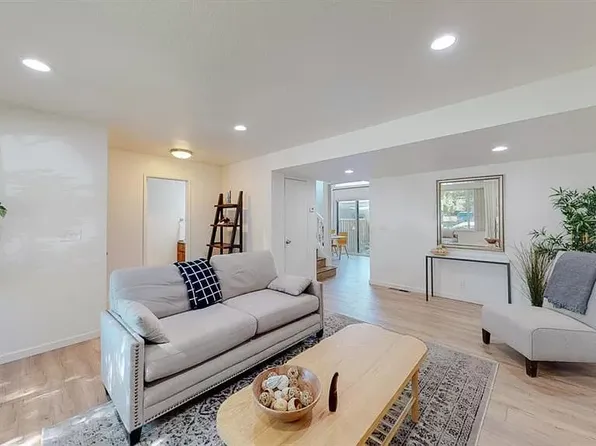 2 Morning Sun Ct, Mountain View, CA 94043