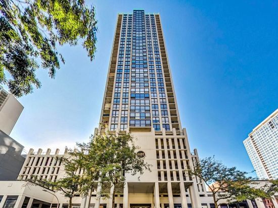 1122 N Clark St APT 3304, Chicago, IL 60610