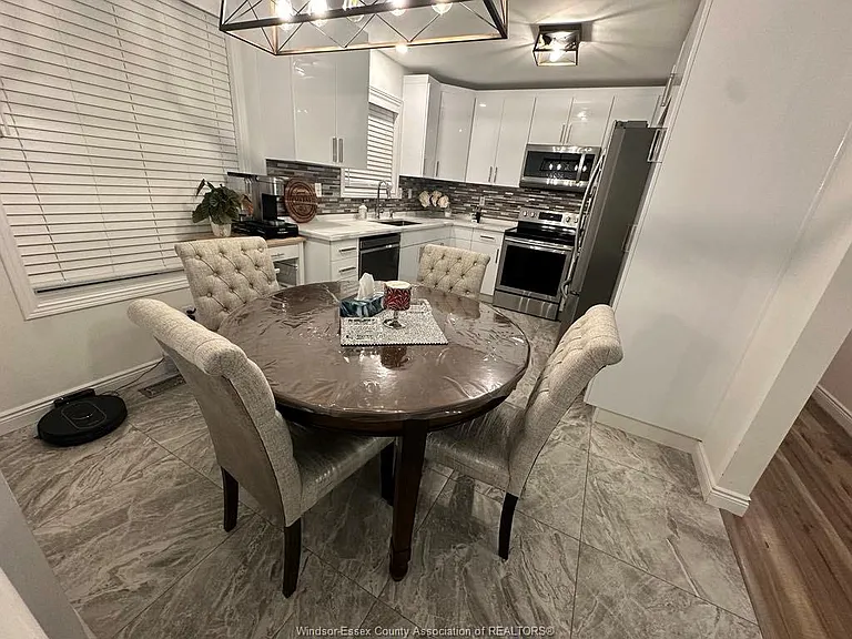 7929 Hawthorne Dr — Photo 12