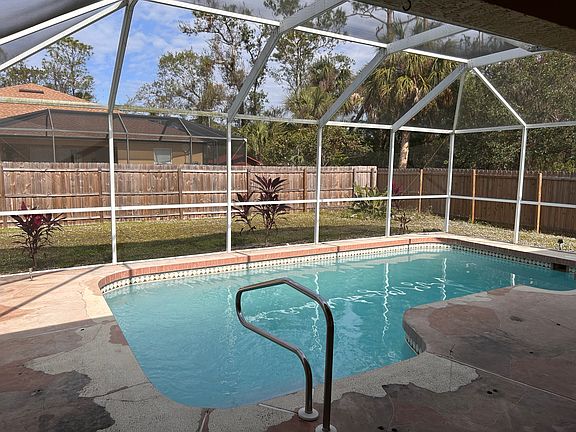 4th image of 2932 Carmela Ave