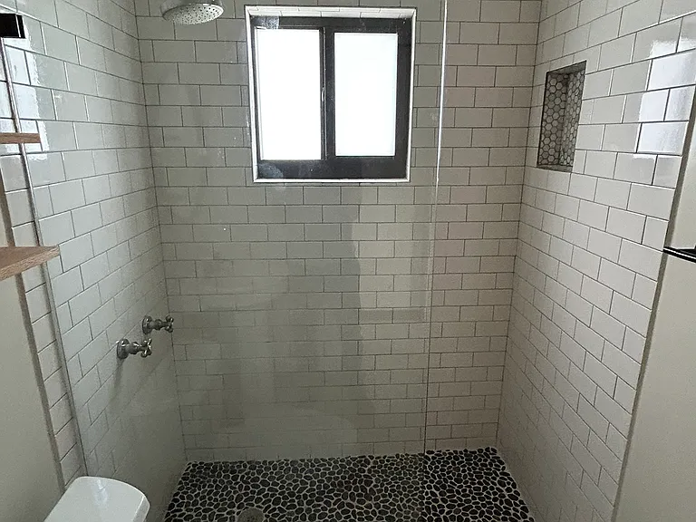 910 SW 4th Ave #3 — Photo 7