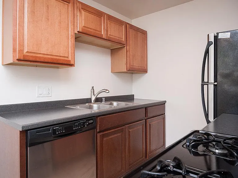935 Agate St #4 — Photo 3