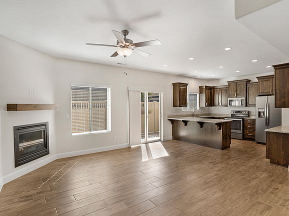 4th image of 1549 Northfield Rd #33