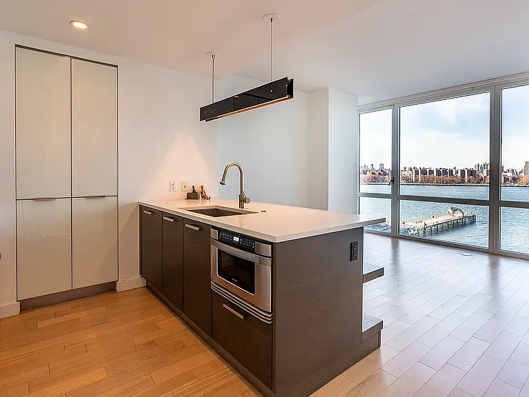22 N 6th St #8T — Photo 1