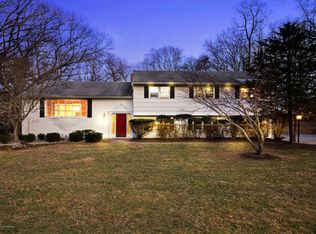 2 Old Farm Rd, Colts Neck, NJ 07722