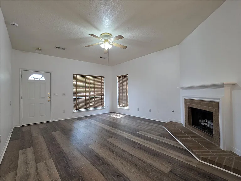 20018 Coyote Ridge Ln — Photo 2