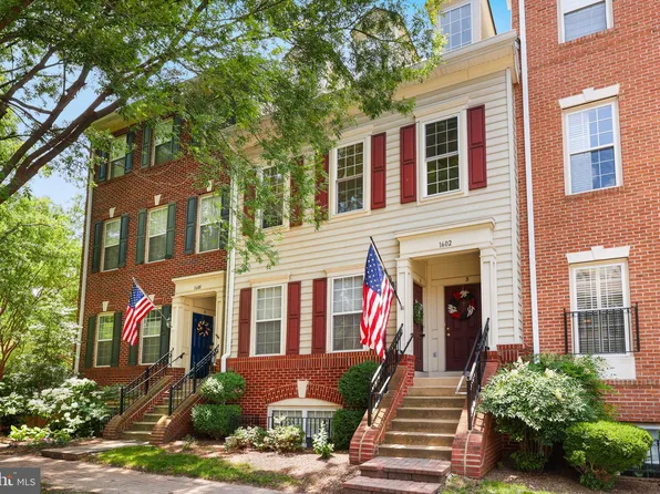 1602 Hunting Creek Dr #B, Alexandria, VA 22314