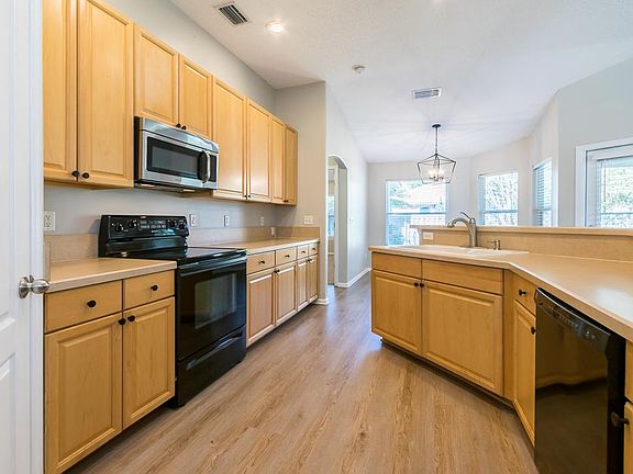 3rd image of 1313 Sylvie Ln