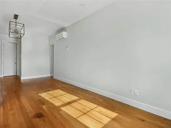 238 Boerum Street image 8 of 16