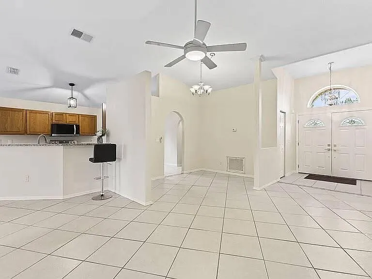 2218 SE Seamist St — Photo 3