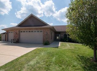 1863 Connors Rd, Marshall, WI 53559