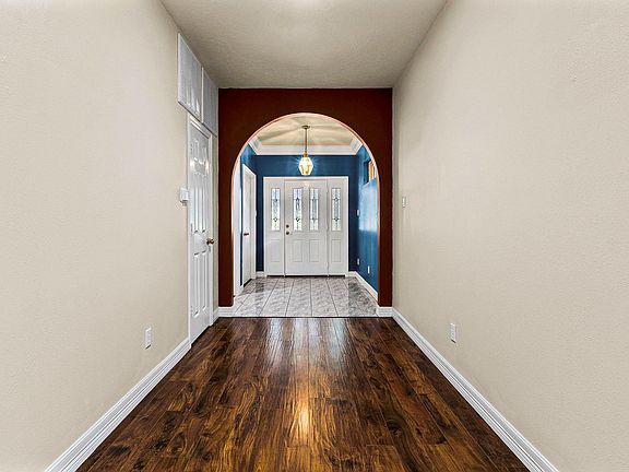 5th image of 41 Bluebird Ln