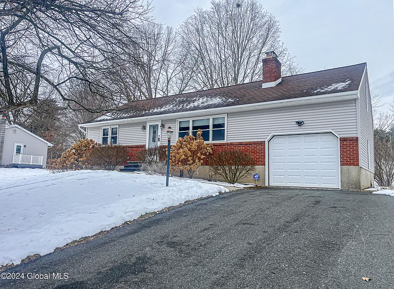 2nd image of 1725 Richwood Drive
