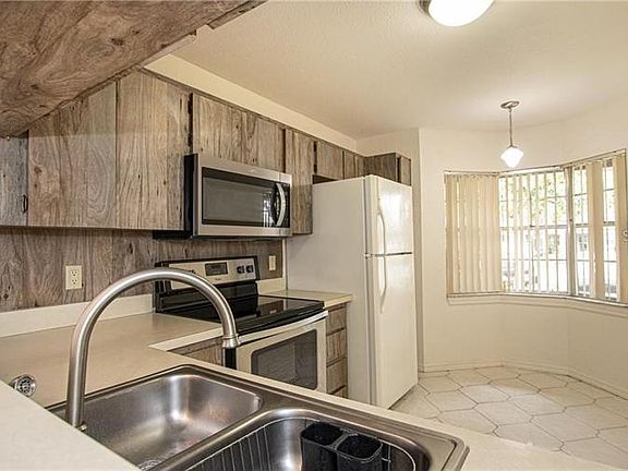 3rd image of 1353 Kittery Ct